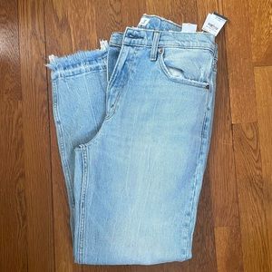 NWT Abercrombie High Rise Mom Jean